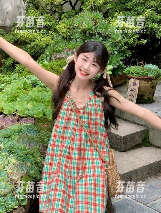 绝美福利！Myung Ah吊带写真图片，缤纷绽放的时尚美感.txt